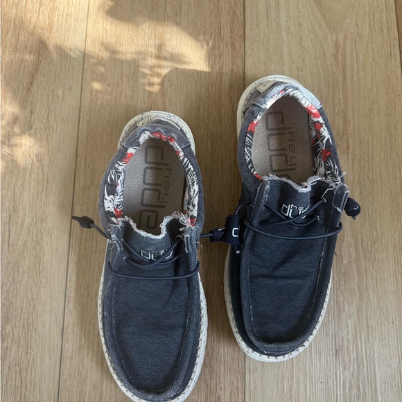 Hey Dudes women’s - Picture 2 of 6